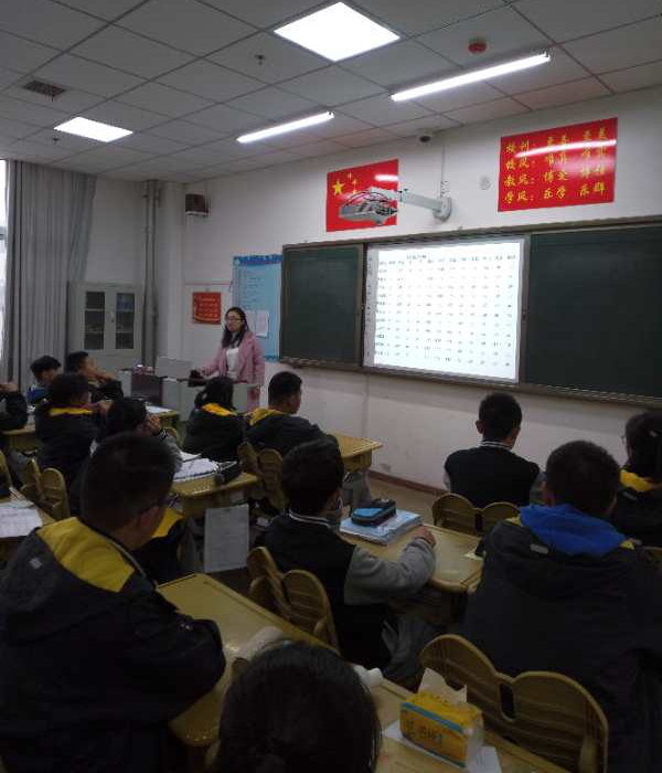 百尺竿頭，更進一步