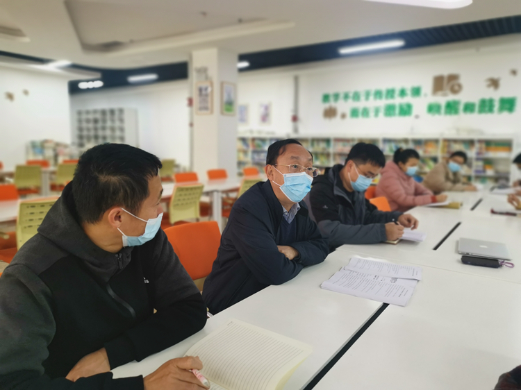 劉新選副書記、執(zhí)行校長(zhǎng)做主旨分享1_副本